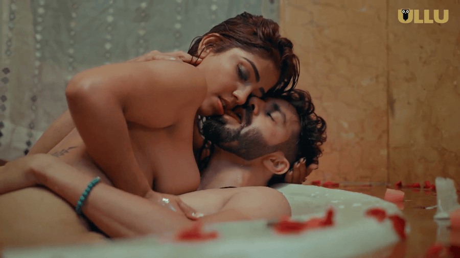 Badan E3 – Ullu – Aayushi Jaiswal Bhabhi Sexy Video