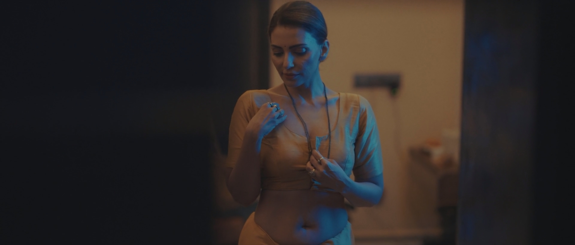 Elaichi E1 – Navina Bole desi chachi ki chudai